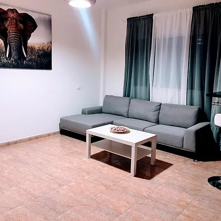 Melo 1 Near Airport, Elevator Apartment Vecindario (Gran Canaria)